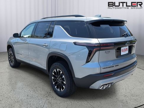 New 2026 Chevrolet Traverse Z71 w/ LPO, Floor Liner Package AWD/4WD image 4