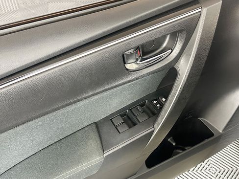 Used 2017 Toyota Corolla LE FWD image 15
