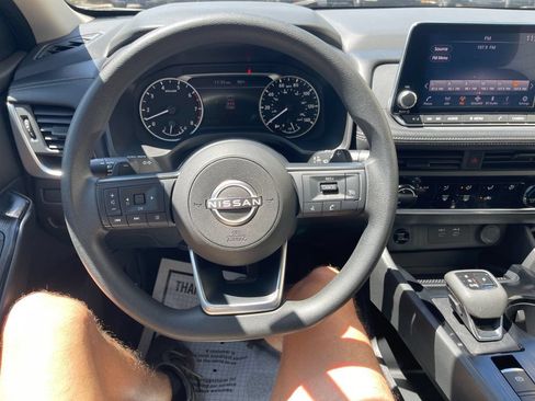 Used 2024 Nissan Rogue S AWD/4WD image 12
