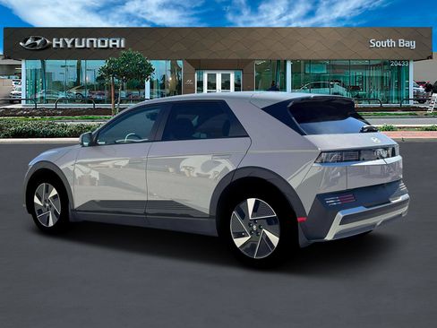 New 2026 Hyundai Ioniq 5 SEL image 4