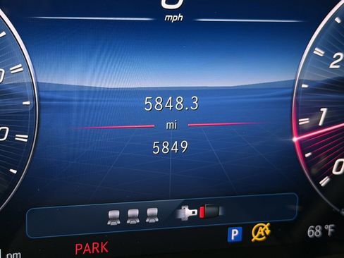 Used 2025 Mercedes-Benz GLC 43 AMG GLC 43 AMG image 3