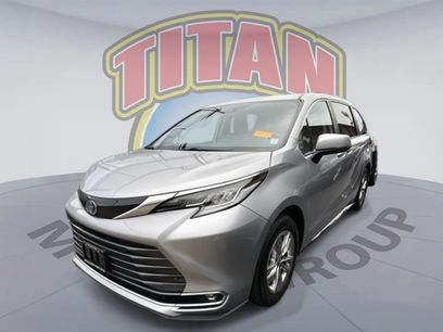 Used 2023 Toyota Sienna Limited