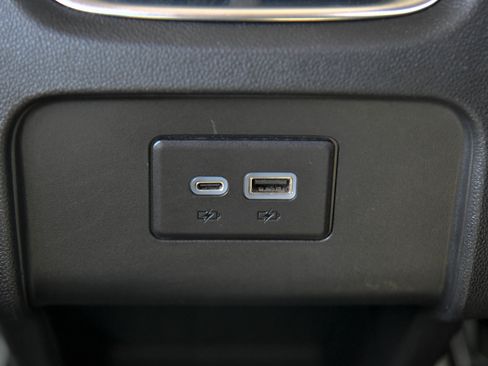 Used 2025 Chevrolet Blazer LT FWD image 37