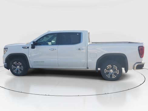 Used 2025 GMC Sierra 1500 SLT image 6