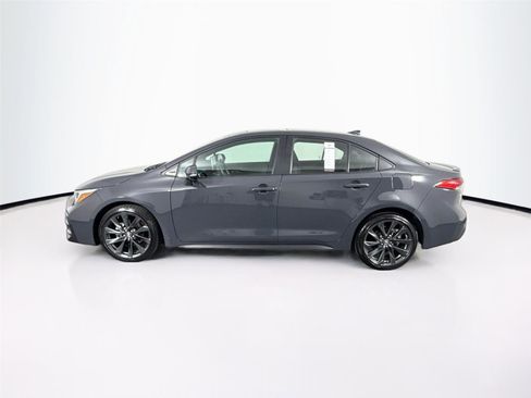 Used 2025 Toyota Corolla SE image 9