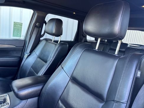 Used 2020 Jeep Grand Cherokee Limited w/ Luxury Group II AWD/4WD image 18