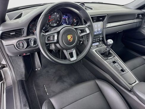 Certified 2018 Porsche 911 Carrera RWD image 4