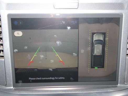 Used 2025 Ford F350 Lariat w/ Black Appearance Package image 17