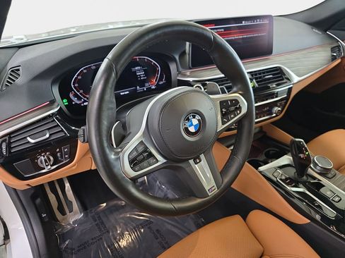 Certified 2022 BMW 530i xDrive w/ M Sport Package image 19