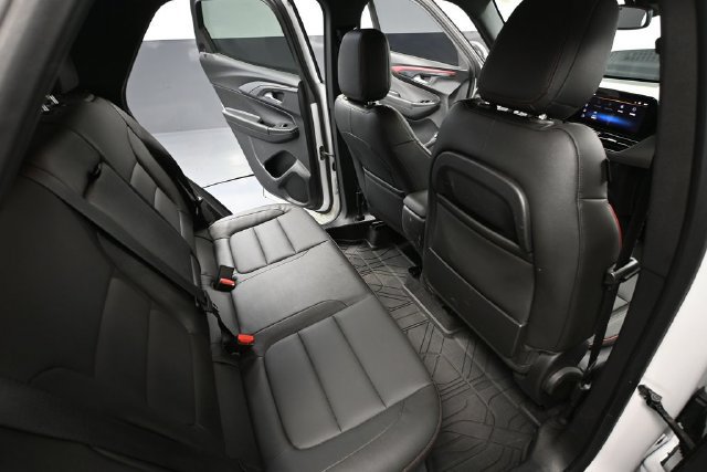 Used 2025 Chevrolet TrailBlazer RS w/ Convenience Package FWD image 34