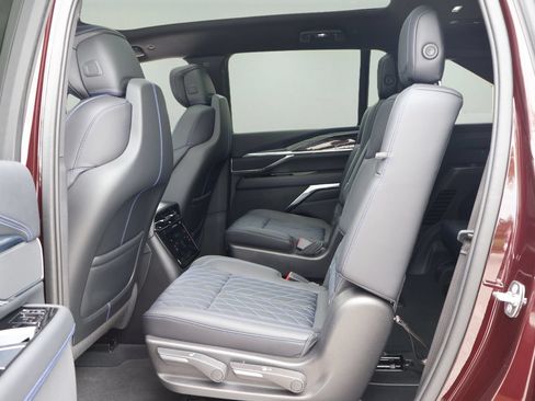 Certified 2025 Cadillac Escalade IQ Sport 1 AWD/4WD image 13