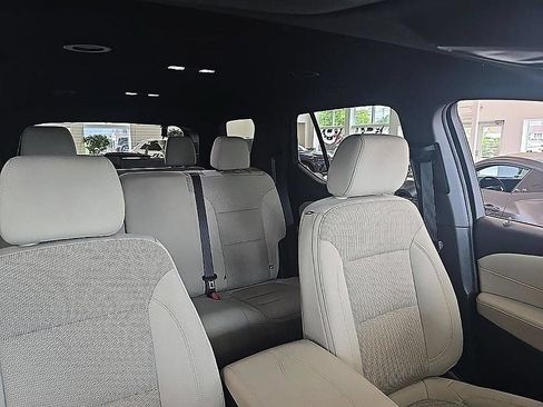 Used 2023 Chevrolet Traverse LS AWD/4WD image 40