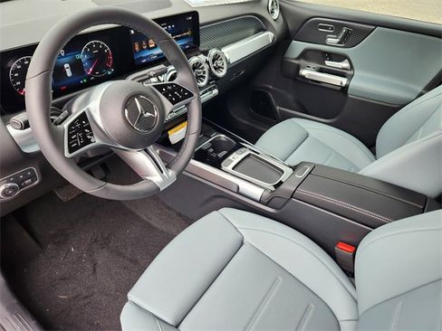 New 2026 Mercedes-Benz GLB 250 4MATIC image 7