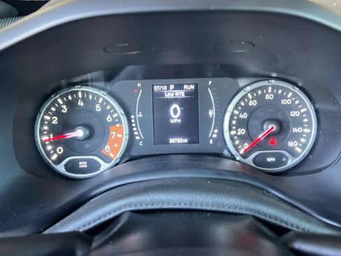 Used 2023 Jeep Renegade Latitude AWD/4WD image 25