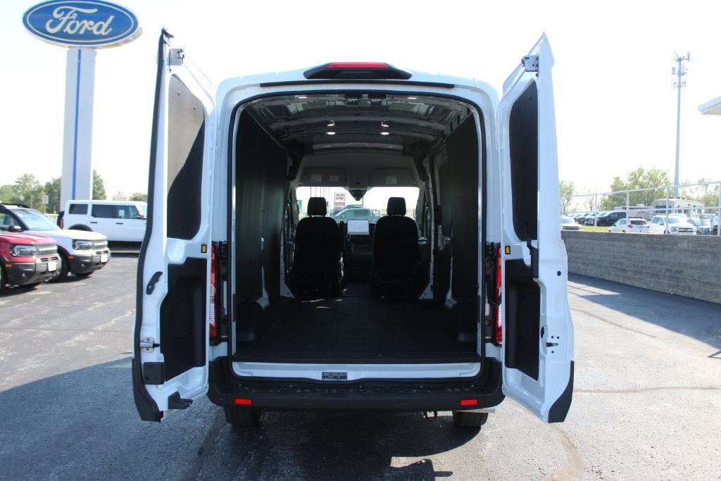 New 2027 Ford Transit 250 148 Medium Roof w/ Load Area Protection Package RWD image 17