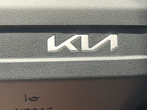 New 2026 Kia Sorento LX FWD image 24