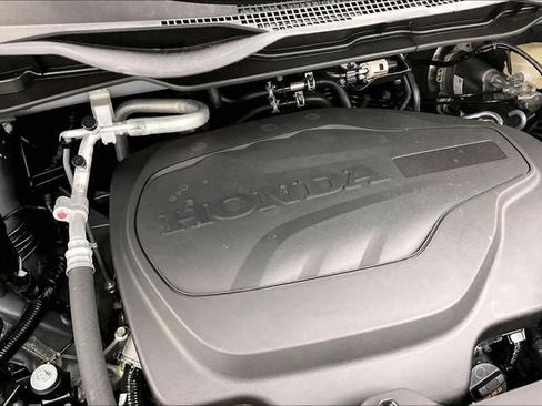New 2026 Honda Odyssey Touring image 14