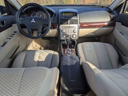 Used 2009 Mitsubishi Galant ES image 19