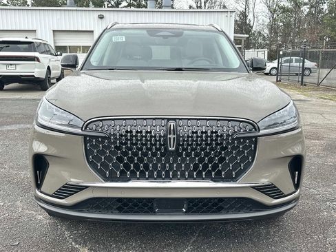 New 2026 Lincoln Aviator 2WD image 2
