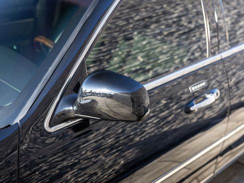 Used 2009 Lincoln Town Car Signature Limited image 19