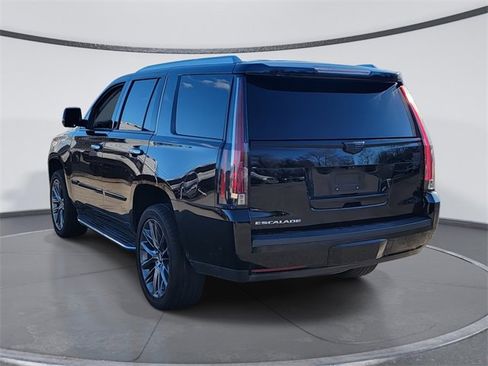 Used 2019 Cadillac Escalade Luxury w/ Escalade Sport Edition image 4