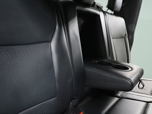 Used 2021 Ford F150 Lariat w/ Equipment Group 502A High image 31