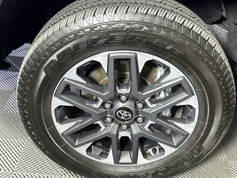 Used 2025 Toyota Tundra Limited AWD/4WD image 10