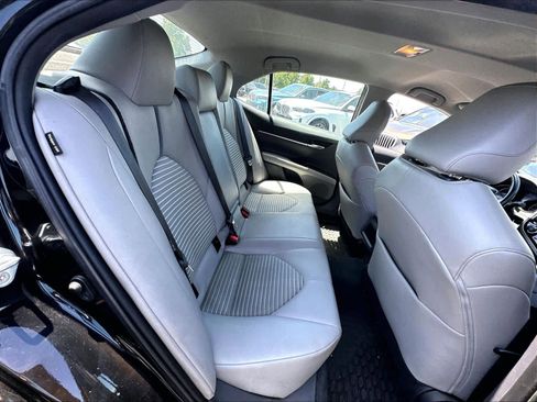 Used 2022 Toyota Camry SE FWD image 25