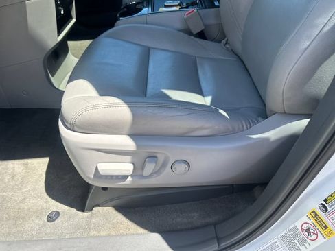 Used 2017 Toyota Sienna XLE w/ XLE Navigation Package AWD/4WD image 31