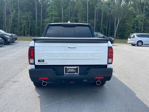 Used 2025 Honda Ridgeline Black Edition image 6