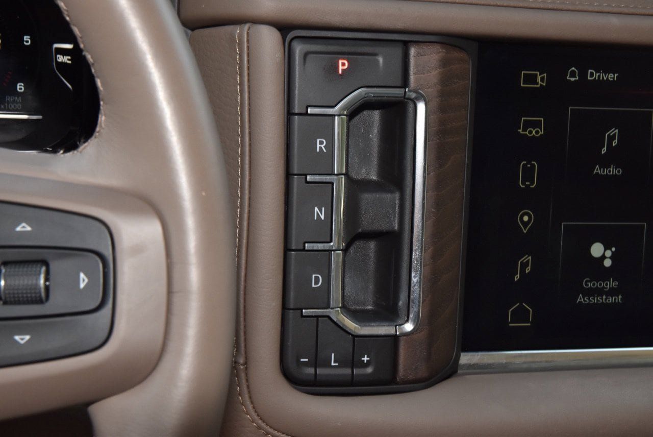 Used 2024 GMC Yukon XL Denali w/ Advanced Technology Package AWD/4WD image 22