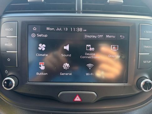 Used 2025 Kia Soul LX w/ LX Technology Package FWD image 28