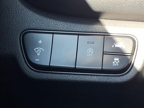 Used 2021 Kia Seltos SX w/ SX Sunroof Package image 23