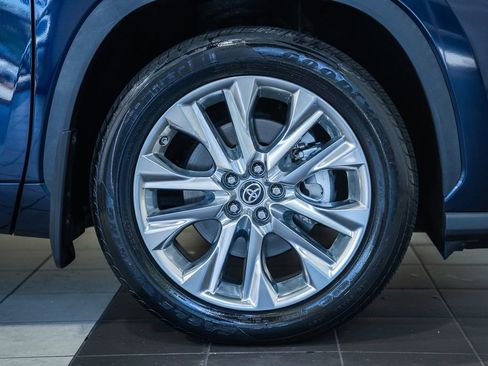 Used 2022 Toyota Highlander Limited AWD/4WD image 18