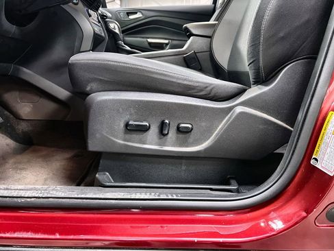 Used 2019 Ford Escape SE FWD image 13