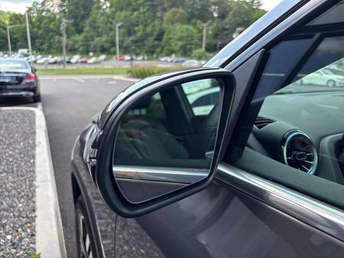 Used 2025 Mercedes-Benz GLA 250 4MATIC image 10