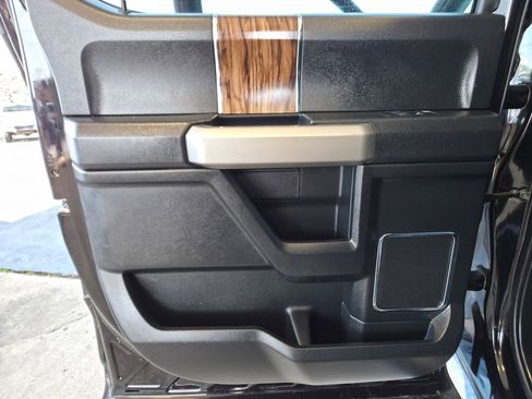 Used 2020 Ford F150 Lariat image 23