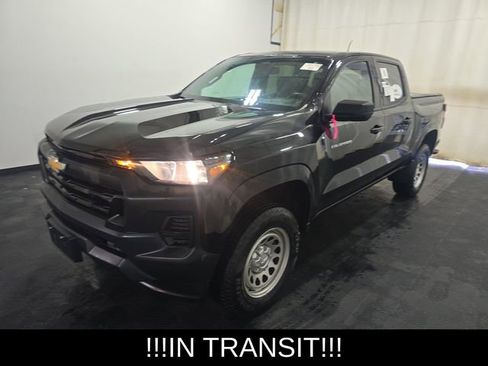 Used 2024 Chevrolet Colorado W/T w/ WT Convenience Package AWD/4WD image 1