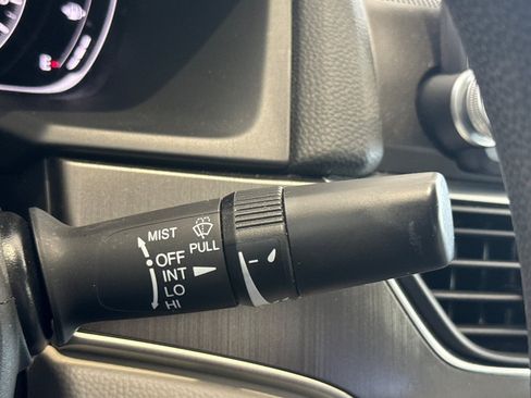 Used 2018 Honda Accord LX image 32