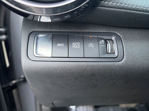 Used 2025 Chevrolet Equinox LT w/ Convenience Package II image 16