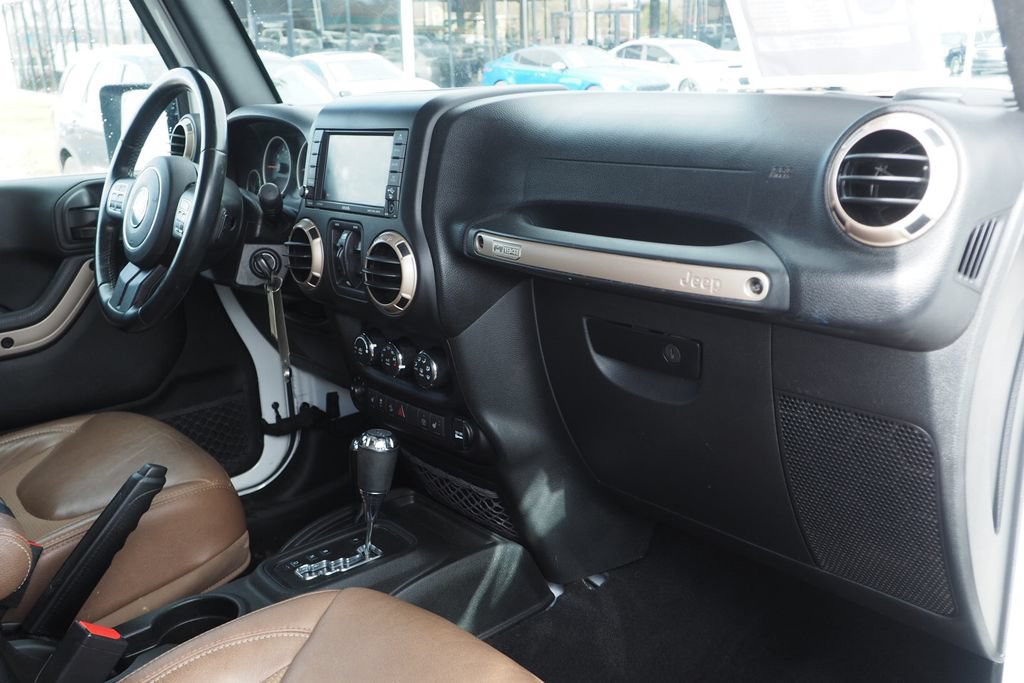 Used 2017 Jeep Wrangler Unlimited Sahara AWD/4WD image 20