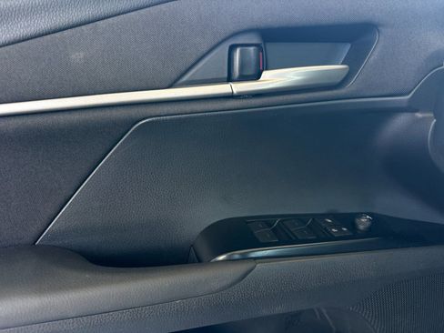 Used 2025 Toyota Camry LE image 10