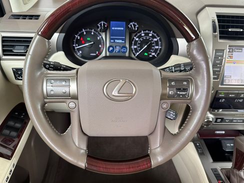 Used 2019 Lexus GX 460 Premium w/ Premium Package AWD/4WD image 18
