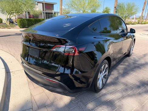 Used 2021 Tesla Model Y Performance AWD/4WD image 3