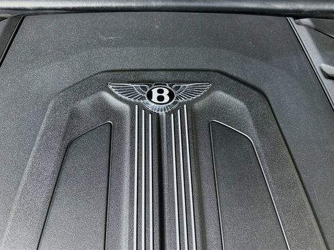 Used 2022 Bentley Bentayga AWD/4WD image 49