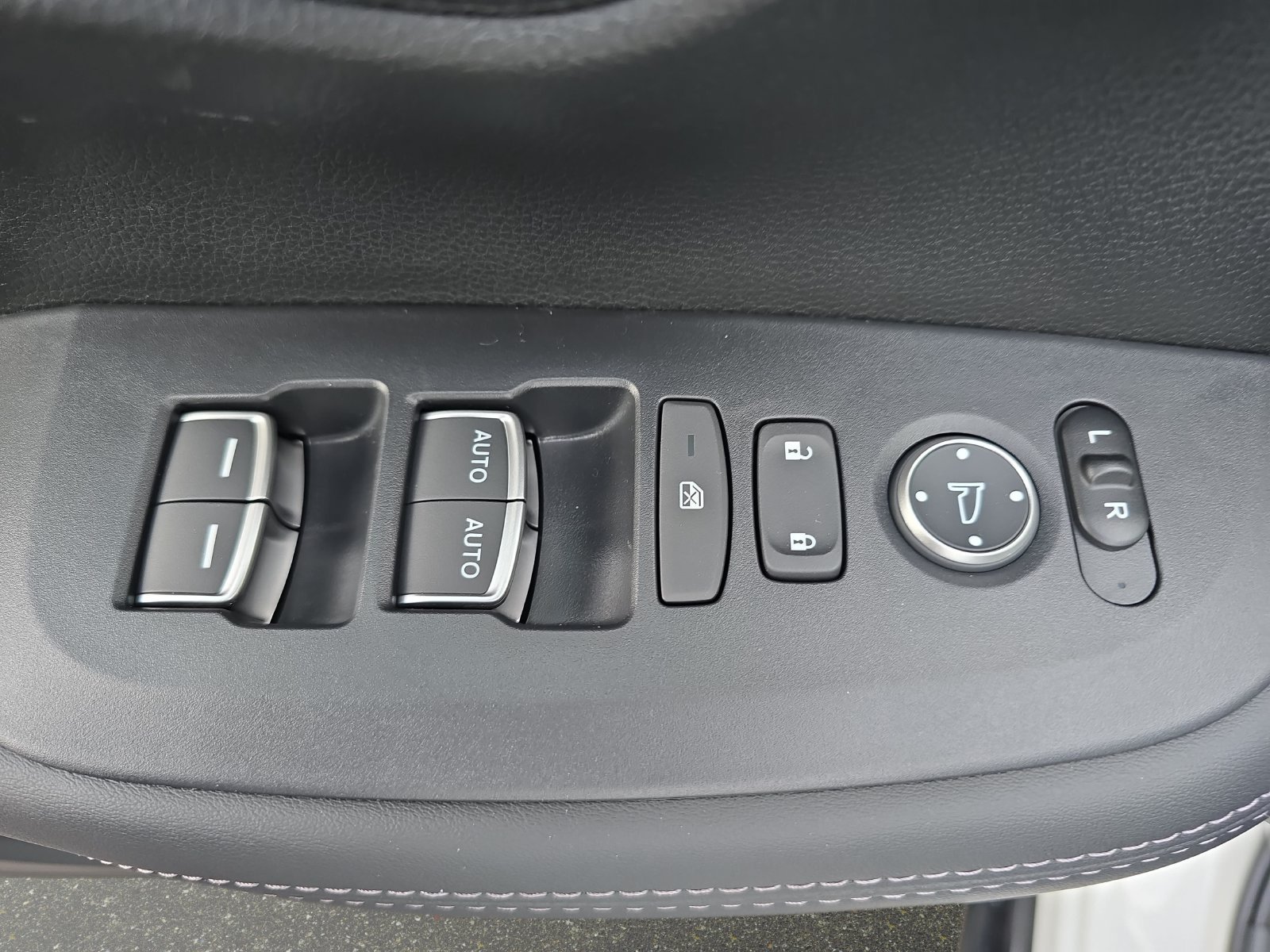 New 2027 Honda HR-V EX-L image 25