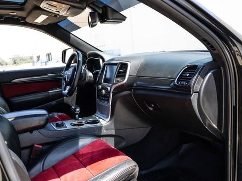 Used 2015 Jeep Grand Cherokee SRT w/ Quick Order Package 26J AWD/4WD image 31