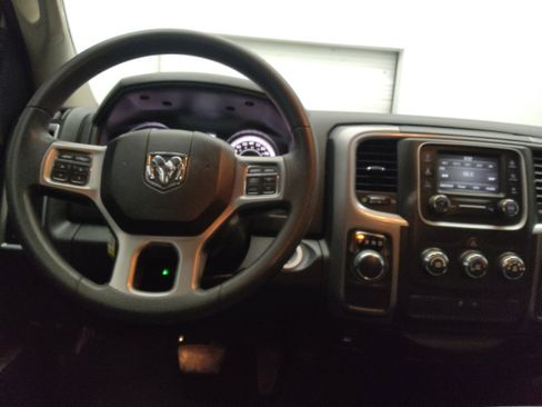 Used 2022 RAM 1500 Classic SLT image 22