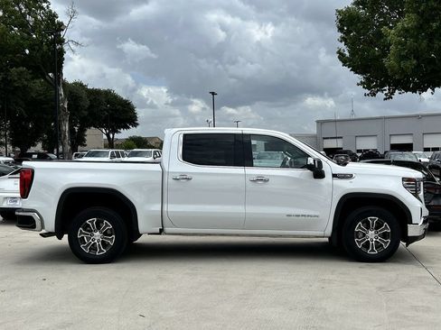 Used 2025 GMC Sierra 1500 SLT RWD image 3