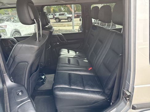 Used 2010 Mercedes-Benz G 550 image 11